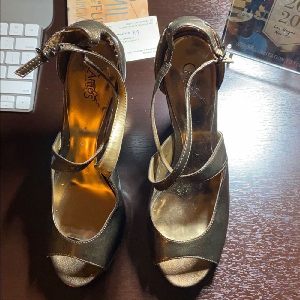 Gold strapping slippers